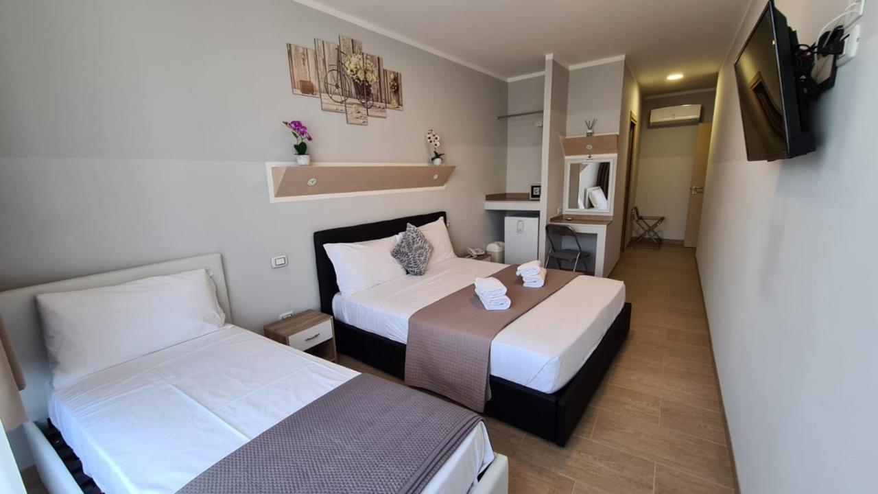 Atico Hotel Desenzano del Garda Exterior photo