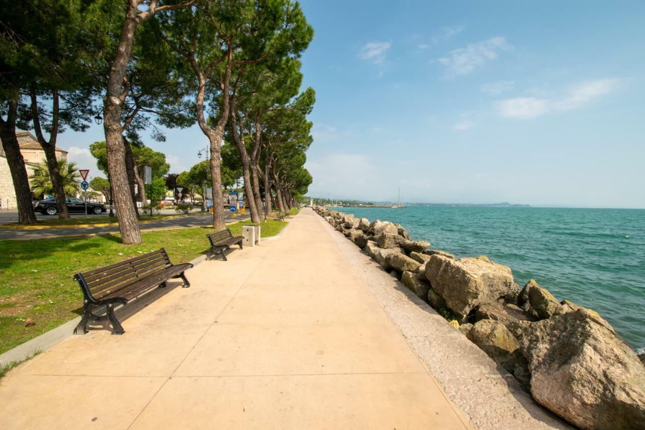 Atico Hotel Desenzano del Garda Exterior photo